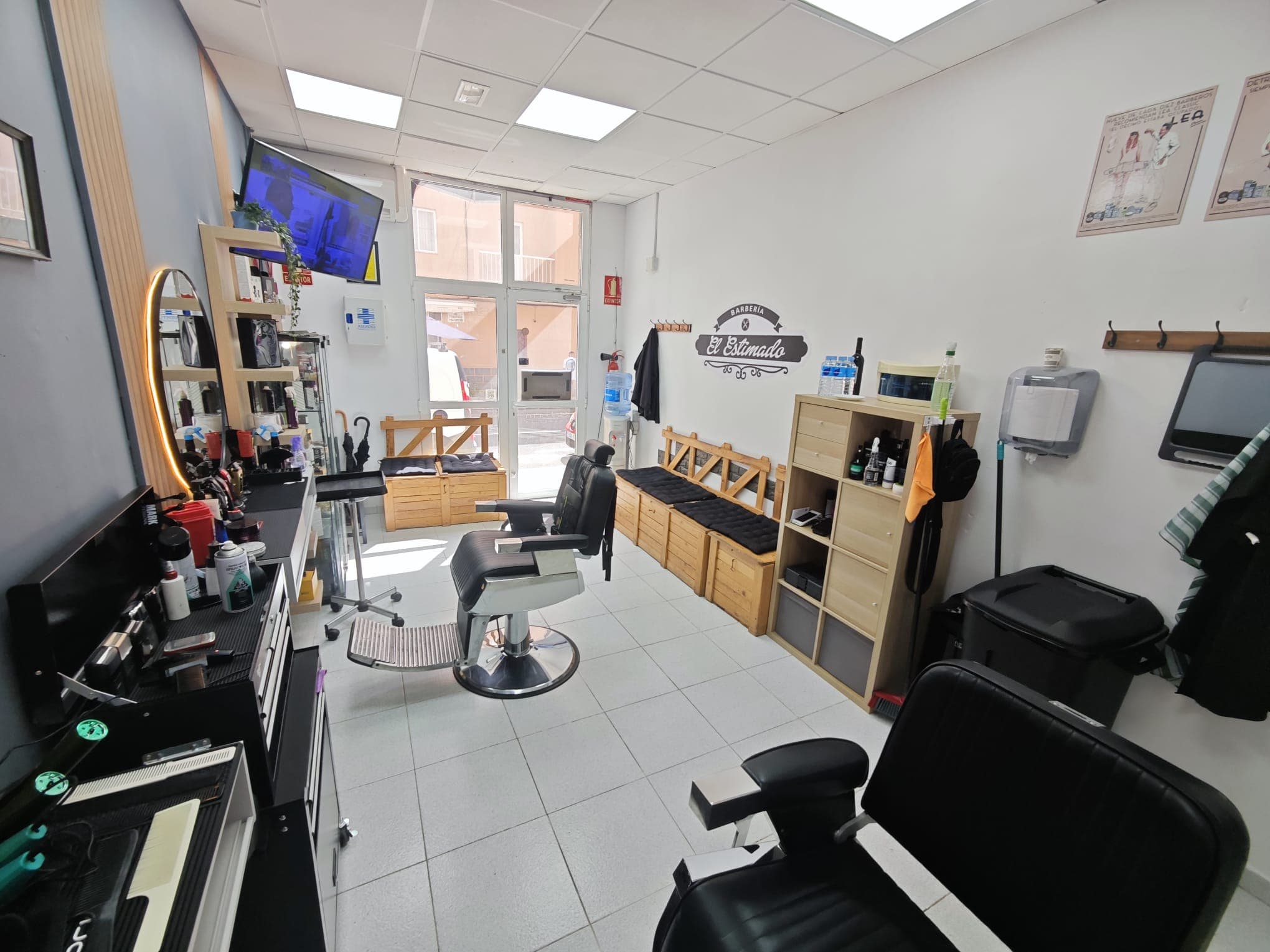 Interior de Barbería El Estimado 2