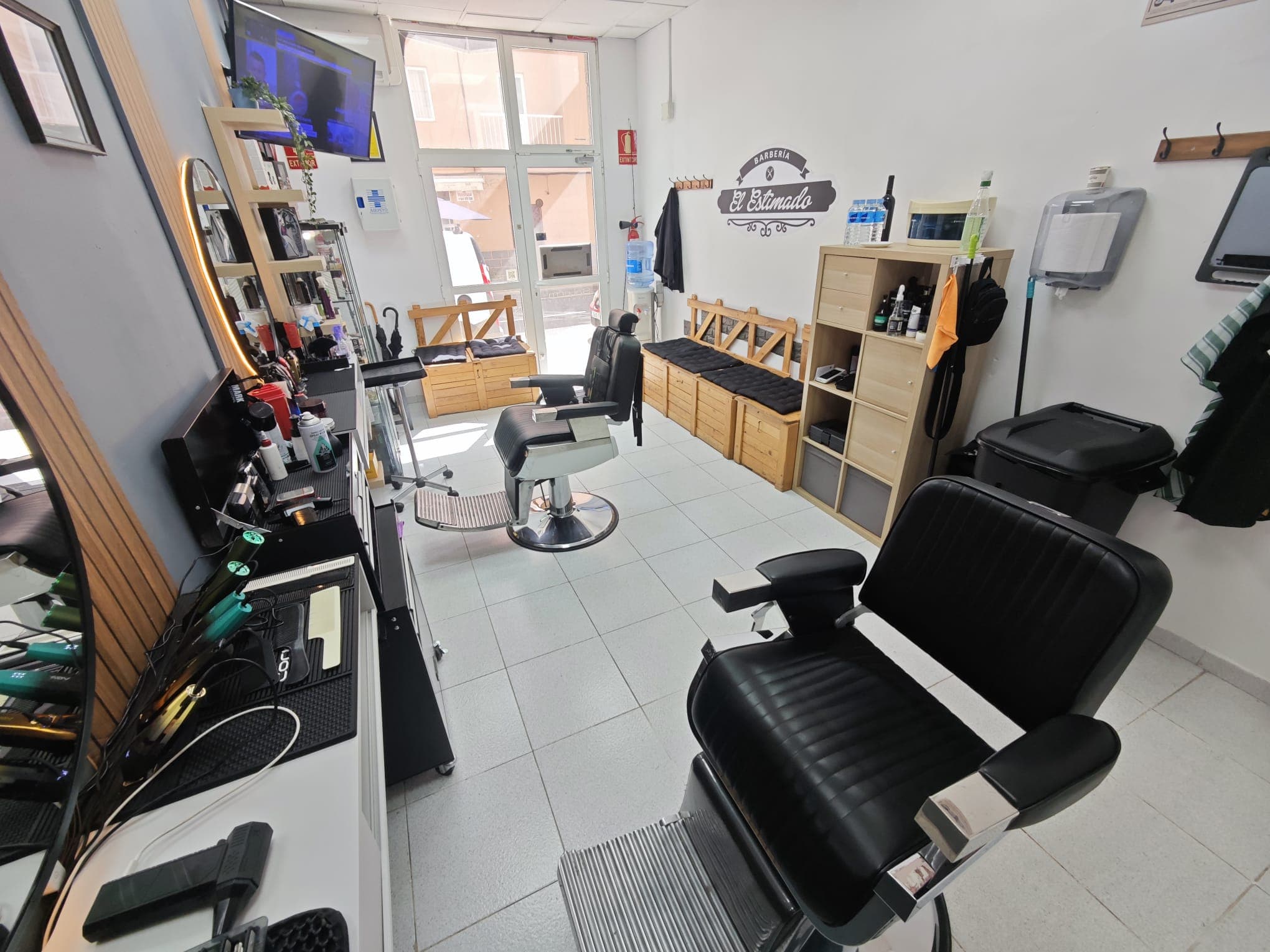Interior de Barbería El Estimado 3